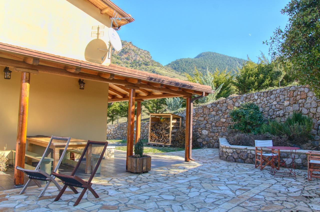 Levandes Houses Kalavryta Bagian luar foto