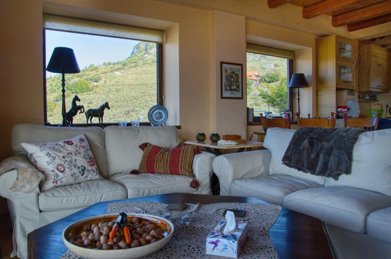 Levandes Houses Kalavryta Bagian luar foto